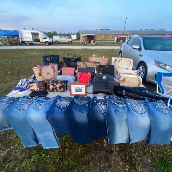 Meet your Posher, Melissa - Picture 3 of 5